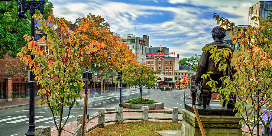 Harvard Square e Cambridge Massachusetts Skyline Panorama no outono